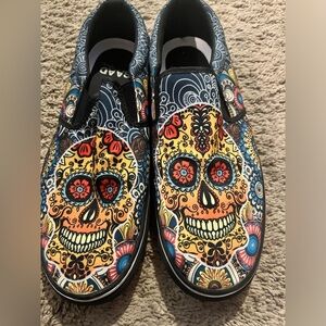 Raad sugar skull slip ons